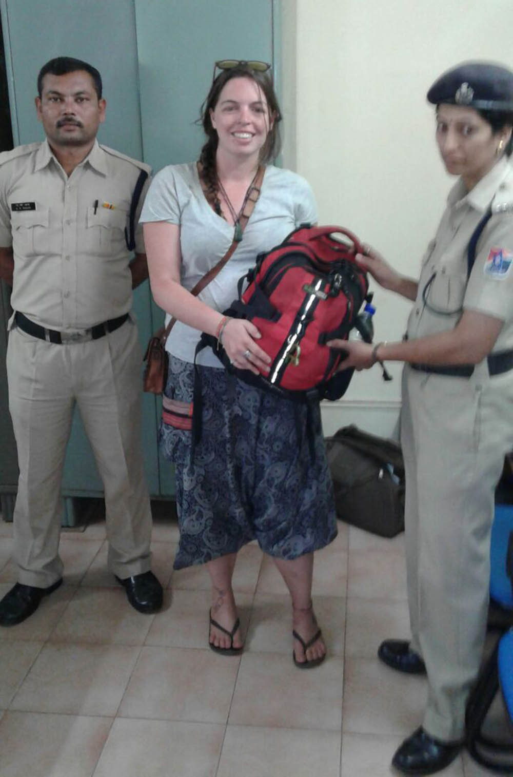 ಕೊಂಕಣ ರೈಲಿನಲ್ಲಿ ಕಳೆದುಕೊಂಡ ಬ್ಯಾಗ್ ಮರಳಿ ಪಡೆದ ಪ್ರವಾಸಿ ವಿದೇಶಿ ಮಹಿಳೆ